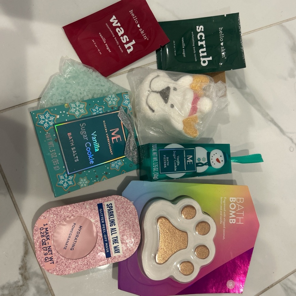 Target Bath Soak & Bubbles Set - Red, Green, Blue, White, Gold